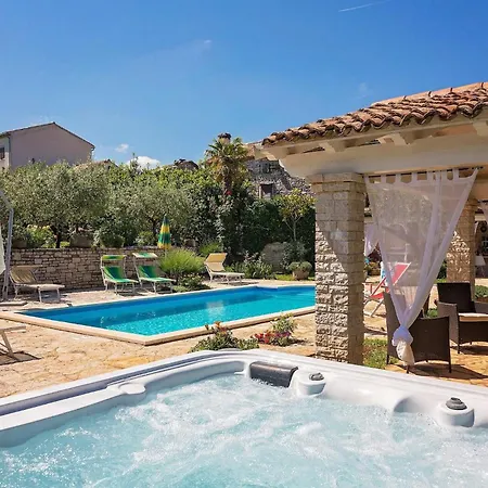 Holiday home Oleandra
