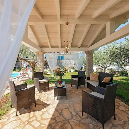 Holiday home Oleandra